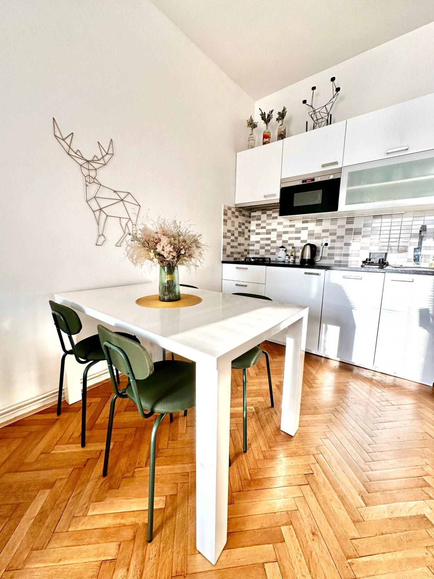 Bright And Central Suite With A Balcony Brünn Exterior foto